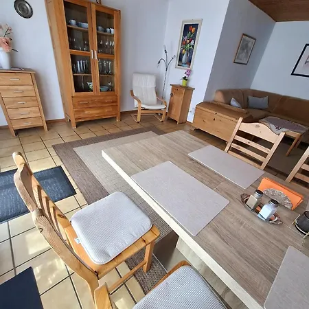 Feldbergblick, 2-zimmer, Kbt, Separater Eingang, Suedterrasse Mit Markise Apartman