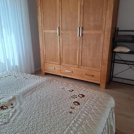 Feldbergblick, 2-zimmer, Kbt, Separater Eingang, Suedterrasse Mit Markise *